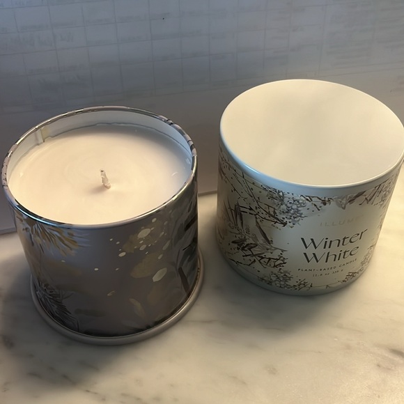 ILLUME Winter White Plant-Based Candle - Picture 5 of 8